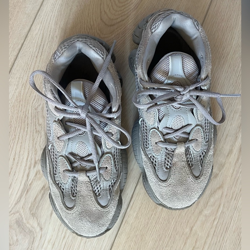 Yeezy Gray Athletic Shoes